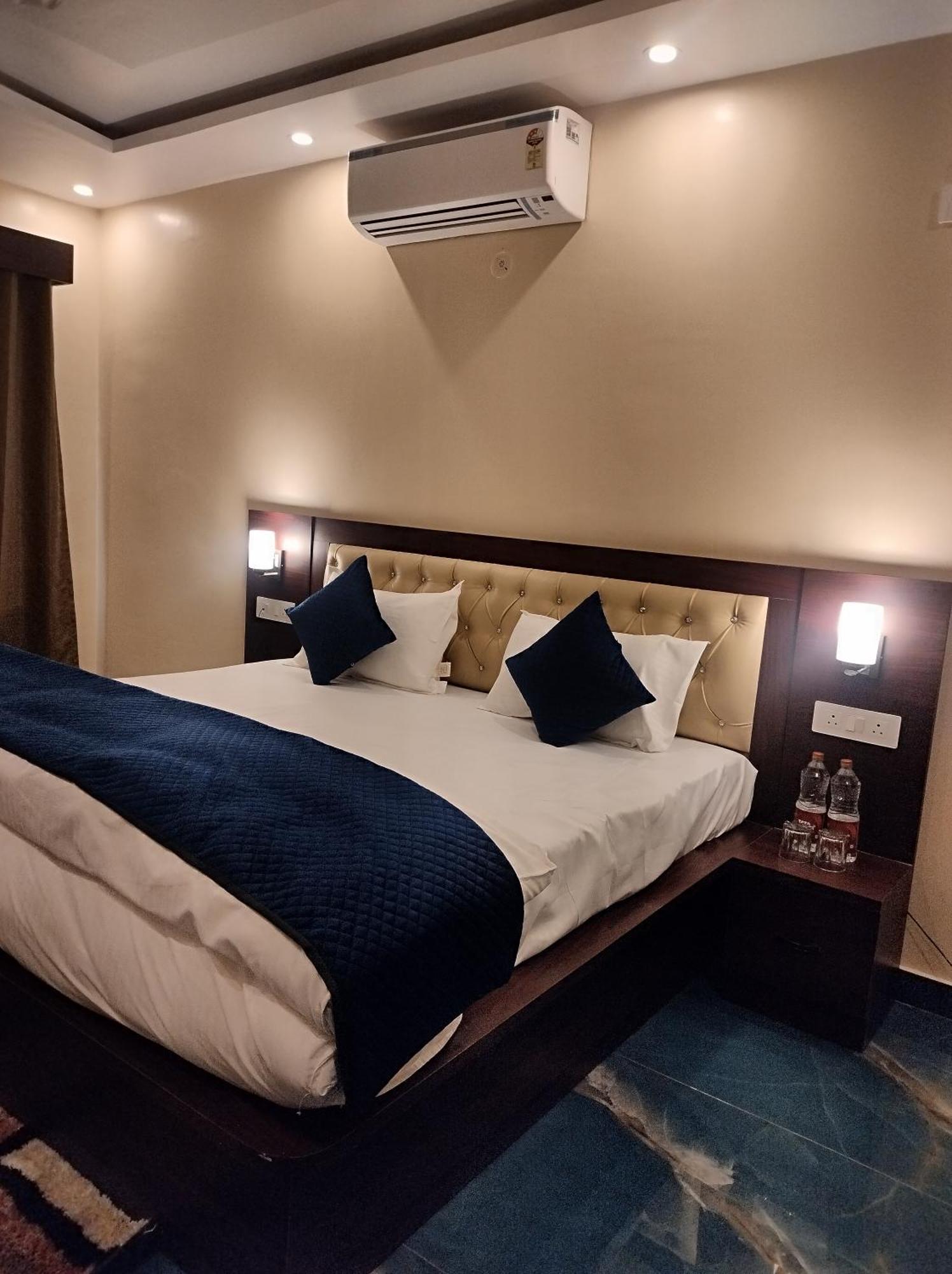 The Mount Valley Hotel Haldwani Exterior photo