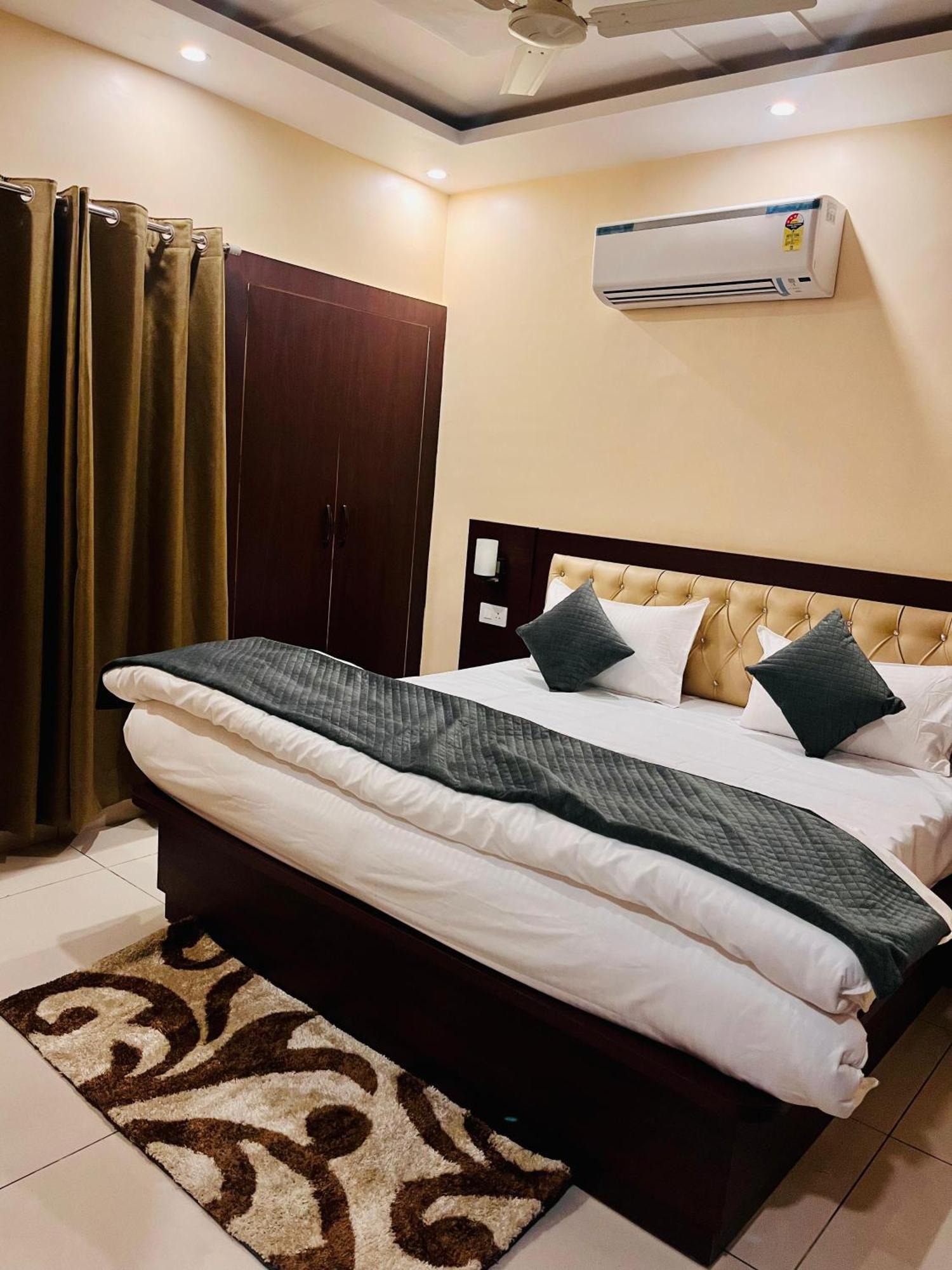 The Mount Valley Hotel Haldwani Exterior photo